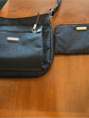 Baggallini Black Crossbody Bag with Zip Wallet